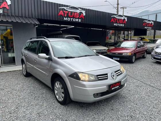 RENAULT MEGANE 1.6 DYNAMIQUE GRAND TOUR 16V FLEX 4P MANUAL RENAULT MEGANE 1.6 DYNAMIQUE GRAND TOUR 16V FLEX 4P MANUAL
